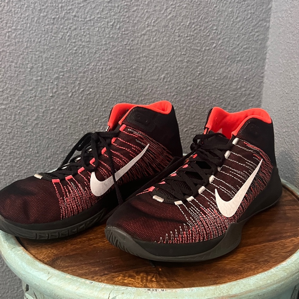 Nike Black and Red Athletic Sneakers